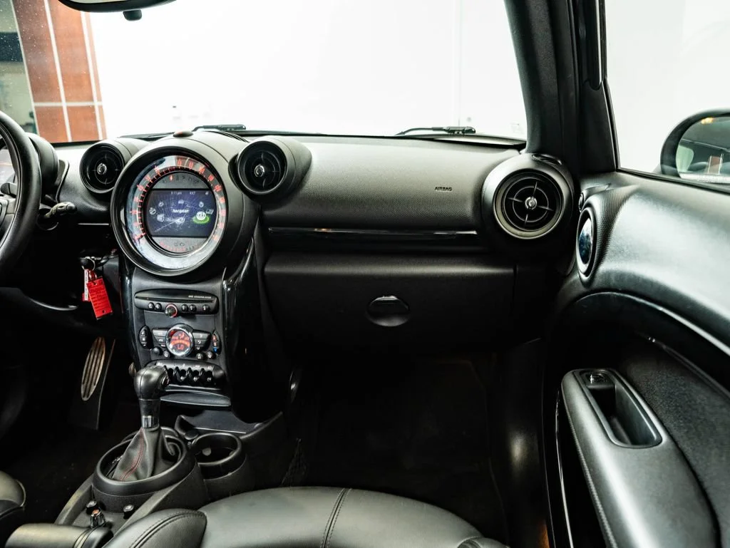 Used 2016 Absolute Black Metallic MINI  image 43