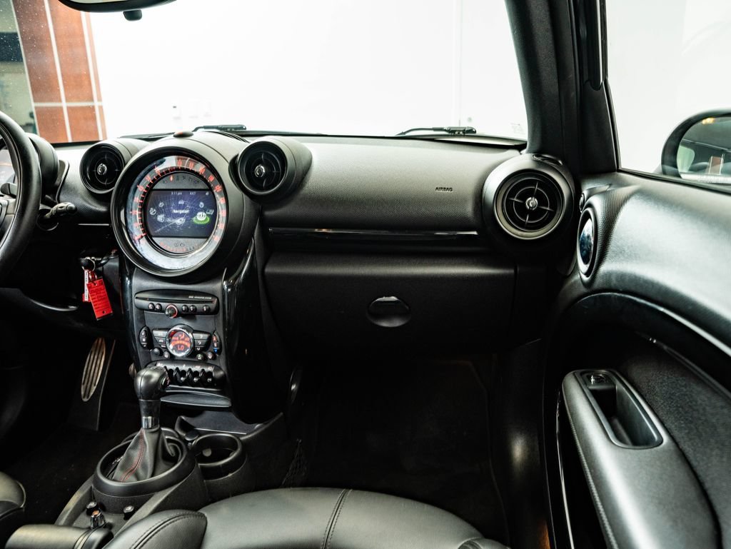 Used 2016 Absolute Black Metallic MINI  image 43