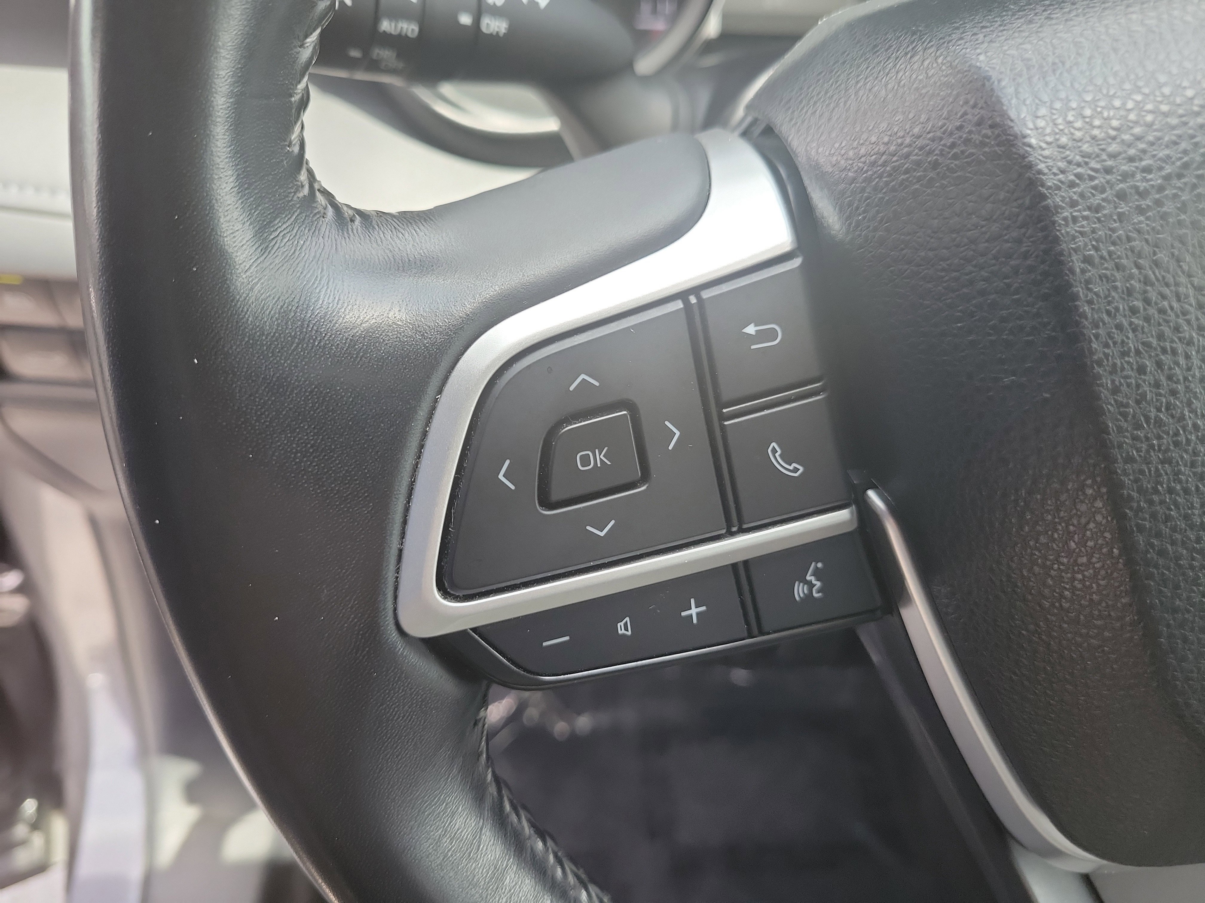 Used 2023 Magnetic Gray Metallic Toyota XLE image 32