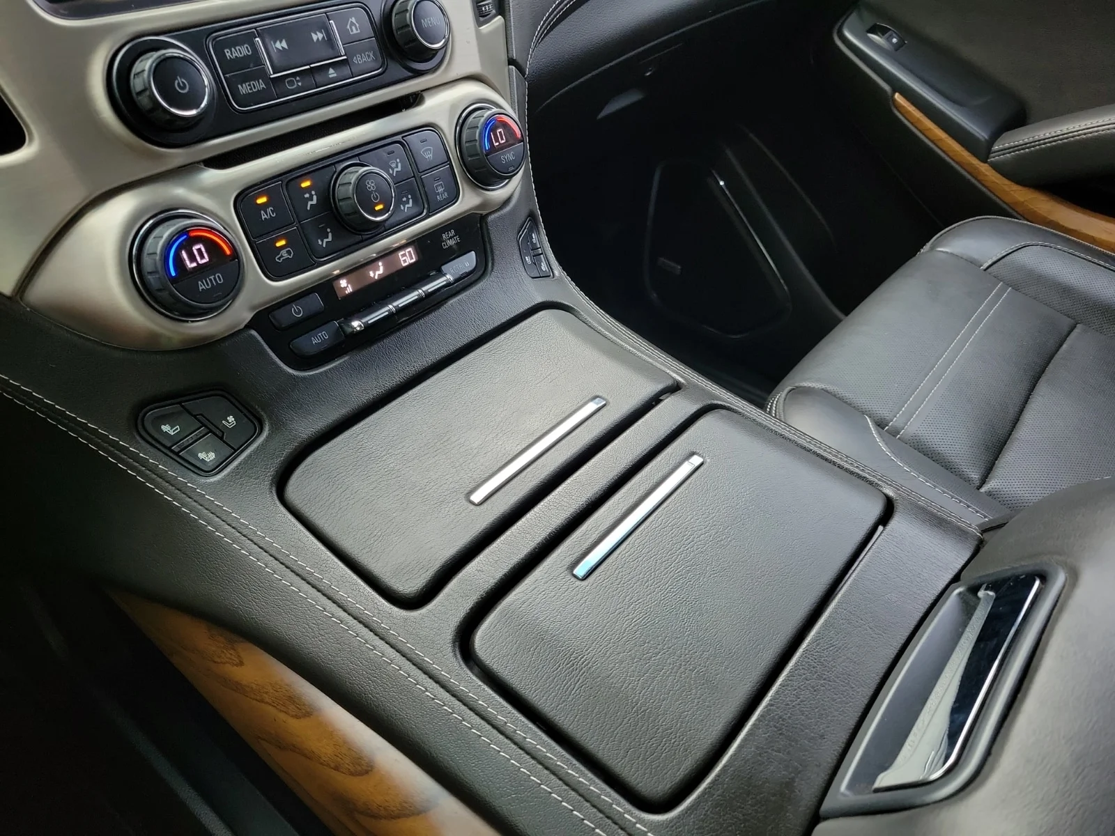 Used 2020 Black GMC 4WD Denali image 18