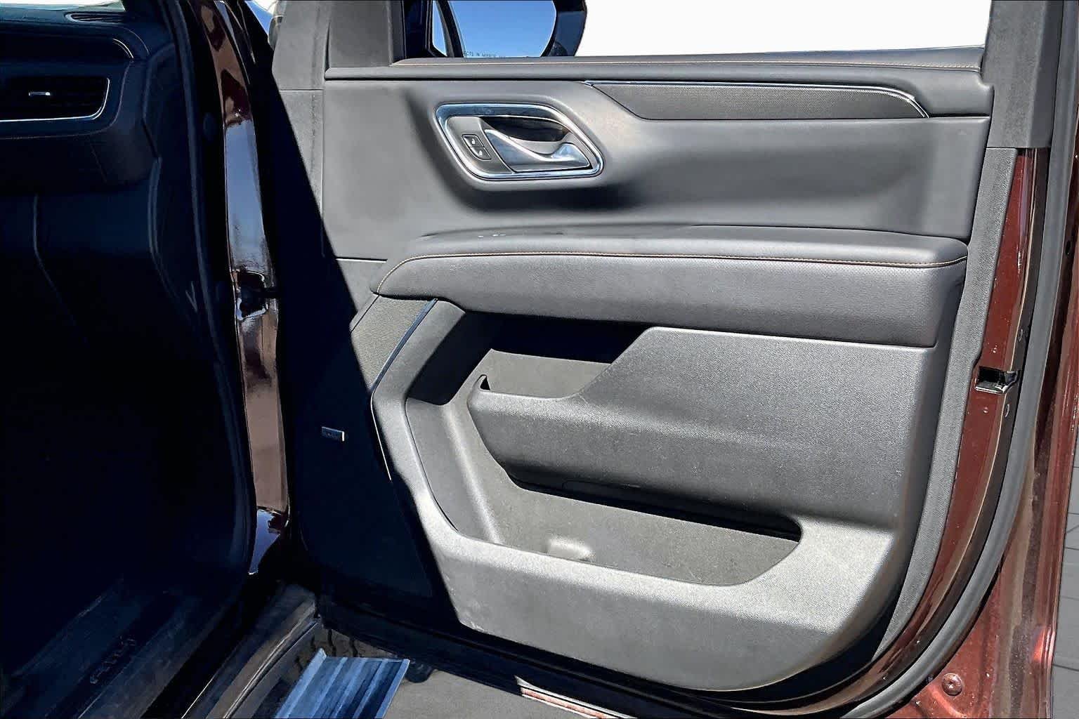 Used 2023 Redwood Metallic GMC AT4 image 20
