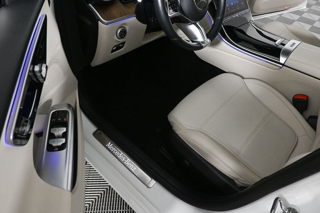 Used 2022  Mercedes-Benz C 300 image 7