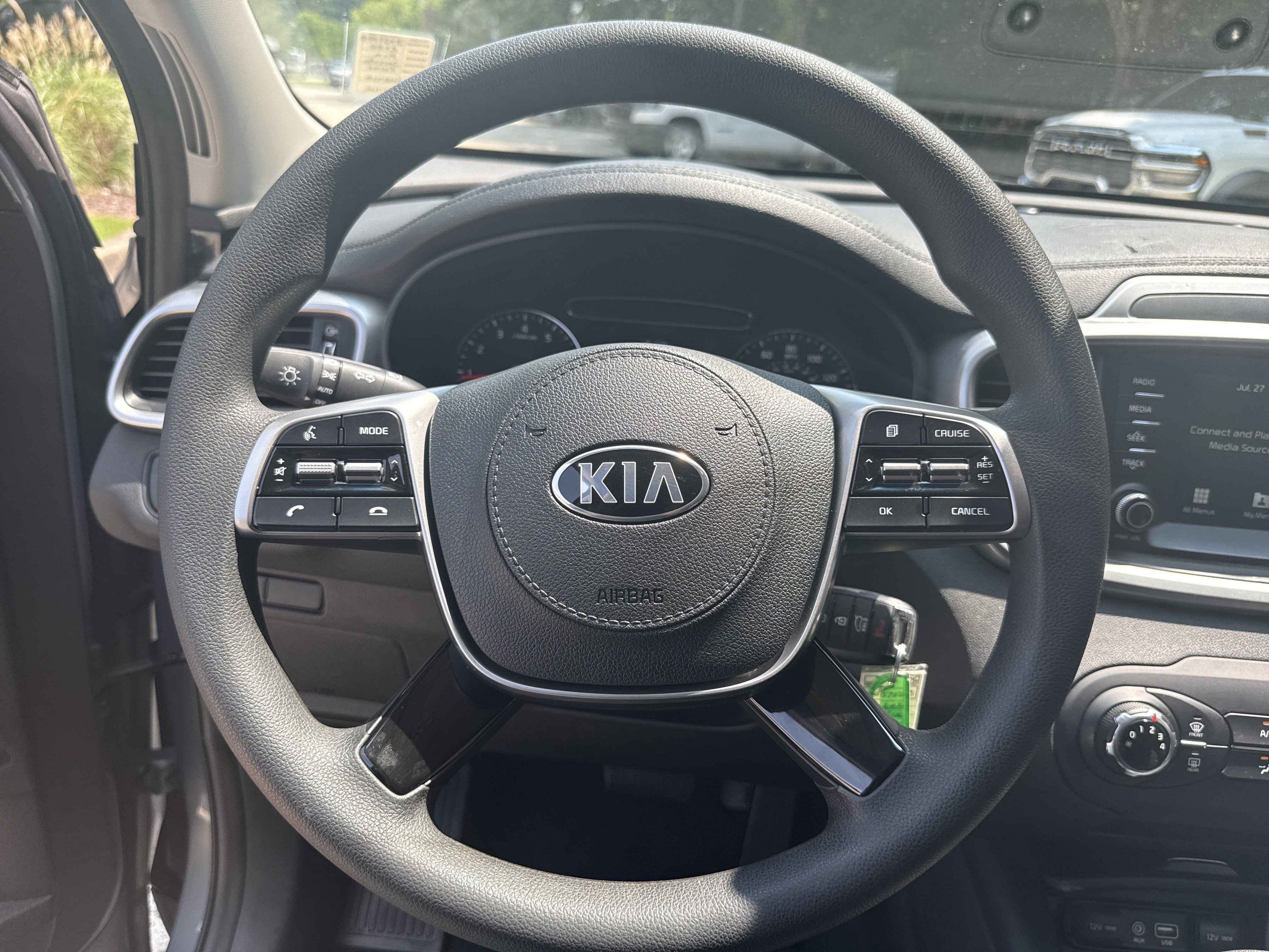 Used 2020 Everlasting Silver Kia LX image 23