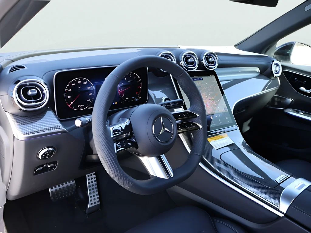 New 2026 Polar White Mercedes-Benz GLC 300 image 19