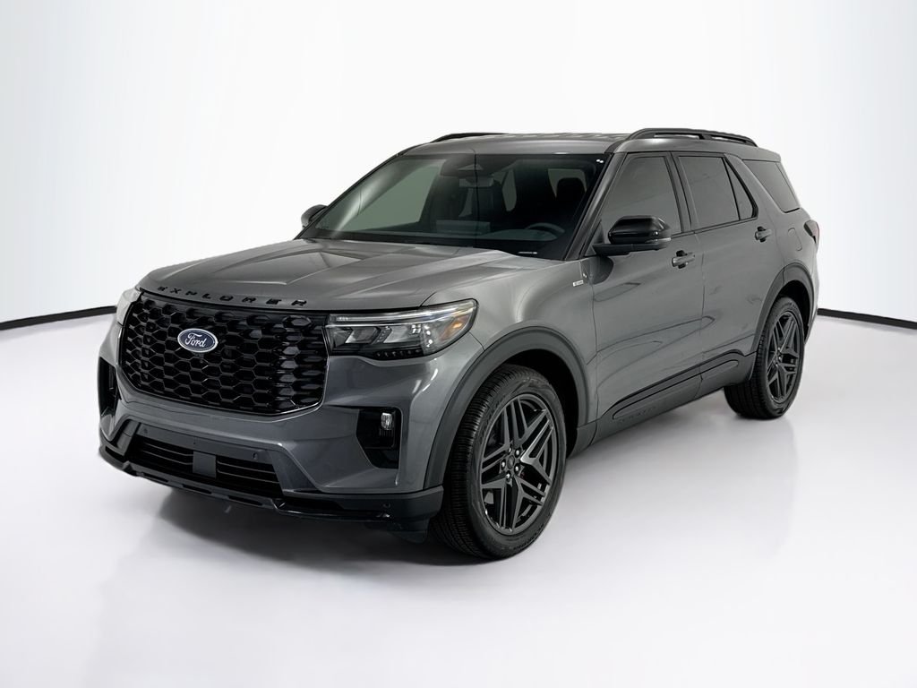 Used 2025 Gray Metallic Ford ST-Line image 1