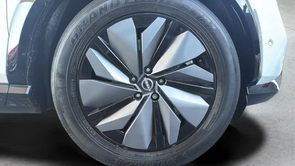 Certified Used 2023 Everest White Pearl Tricoat Black Diamond Pearl Nissan Platinum+ e-4orce image 27