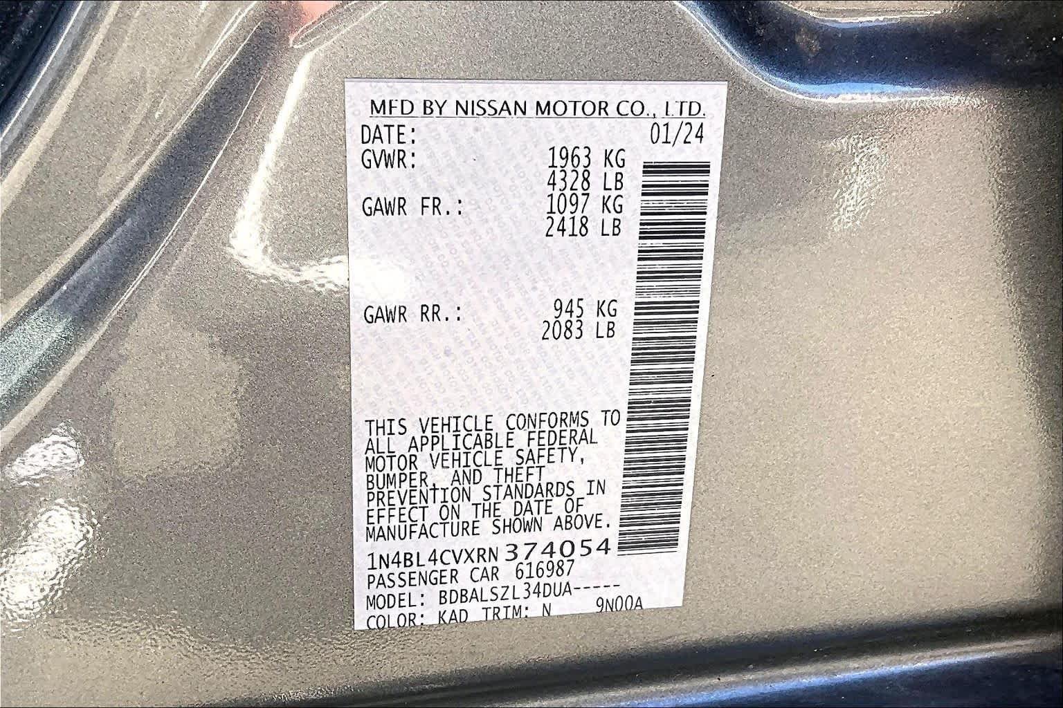 Used 2025 Garnet Pearl Metallic Nissan SV image 31