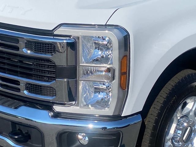 New 2026 White Ford XLT image 4