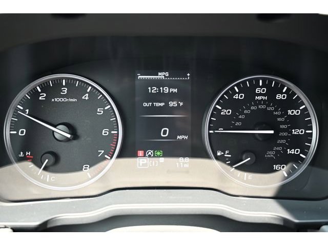 New 2026 CRYSTAL WHITE PEARL Subaru Limited image 33