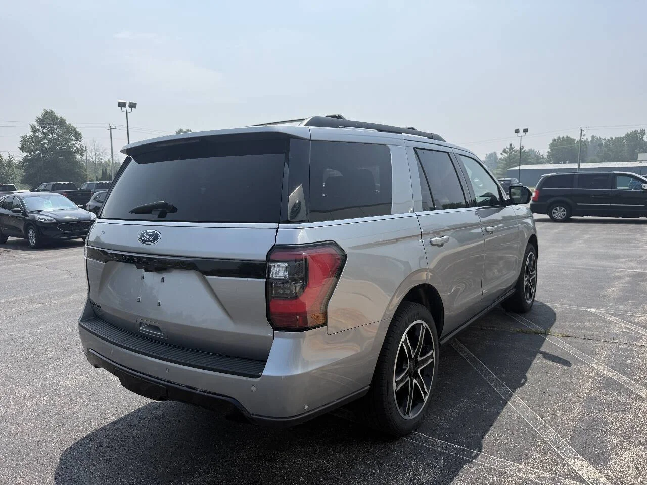 Used 2020 Silver Ford Limited 4x4 4dr SUV image 4