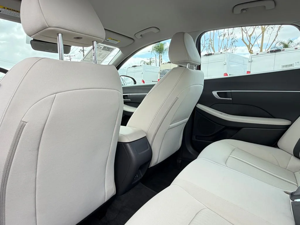Used 2025 Red Hyundai SEL image 19