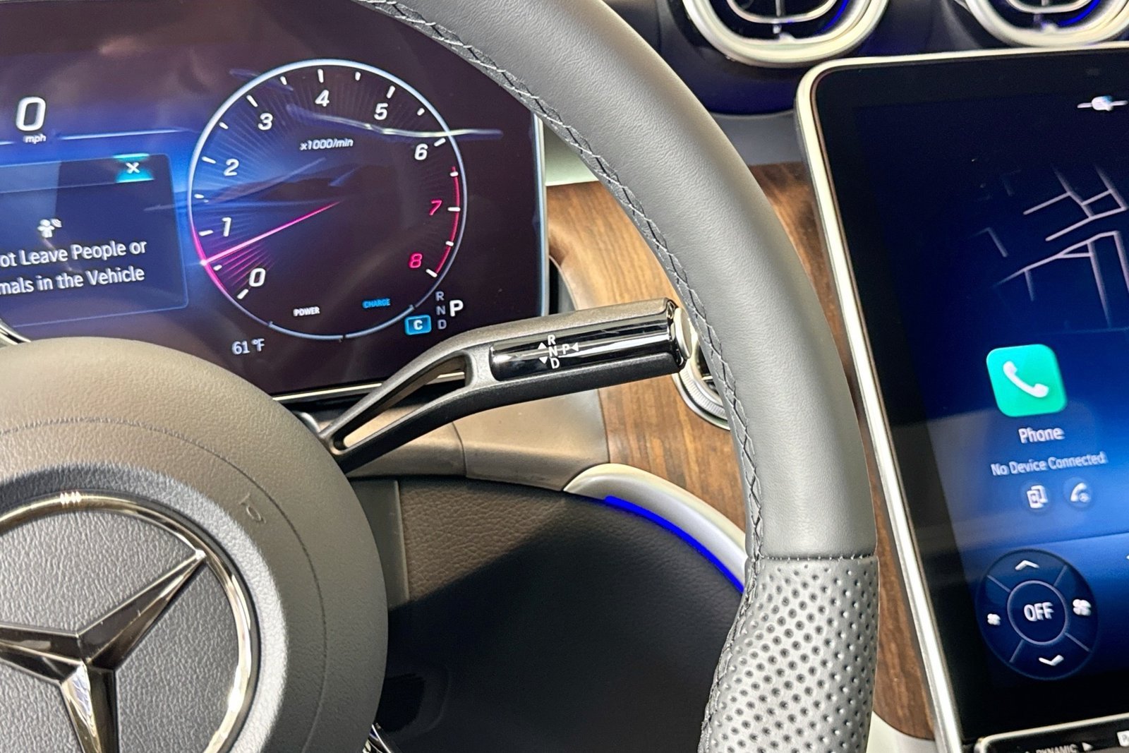 New 2026 Polar White Mercedes-Benz GLC 300 image 15