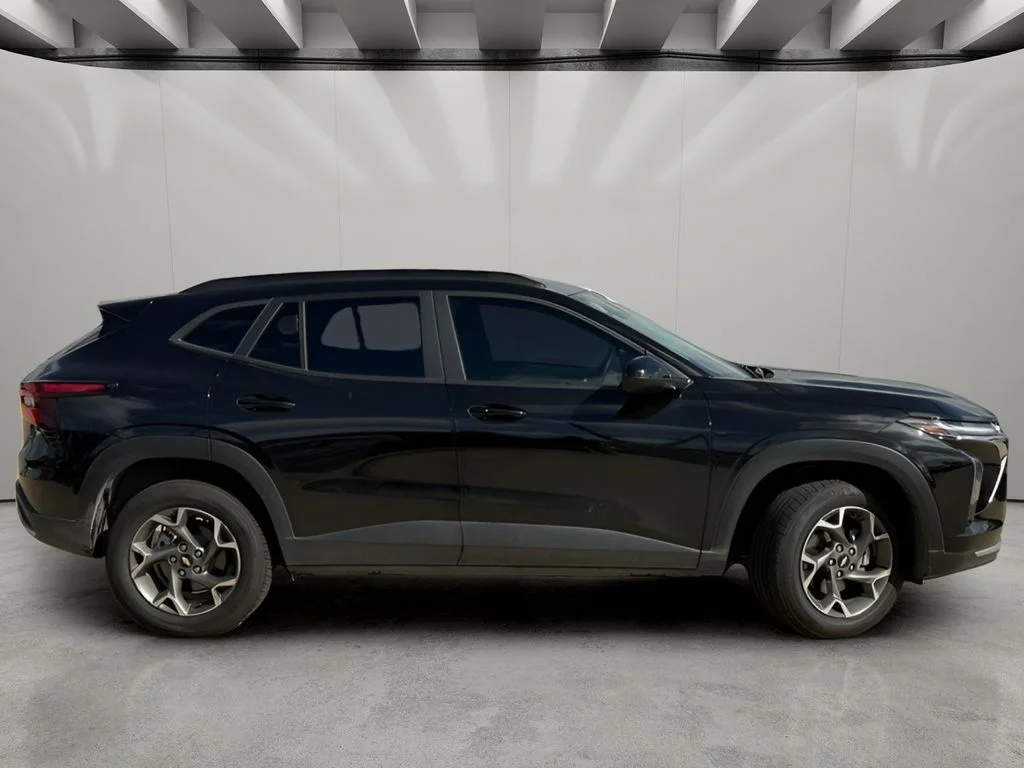 Used 2025 Mosaic Black Metallic Chevrolet LT image 7