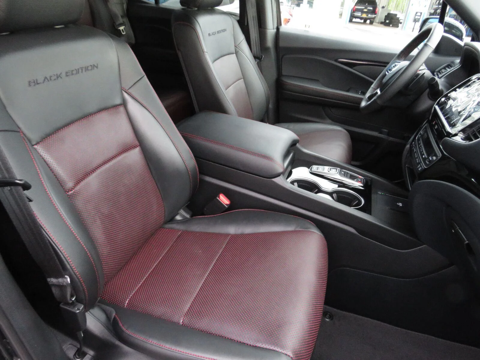 Used 2024  Honda Black Edition image 18