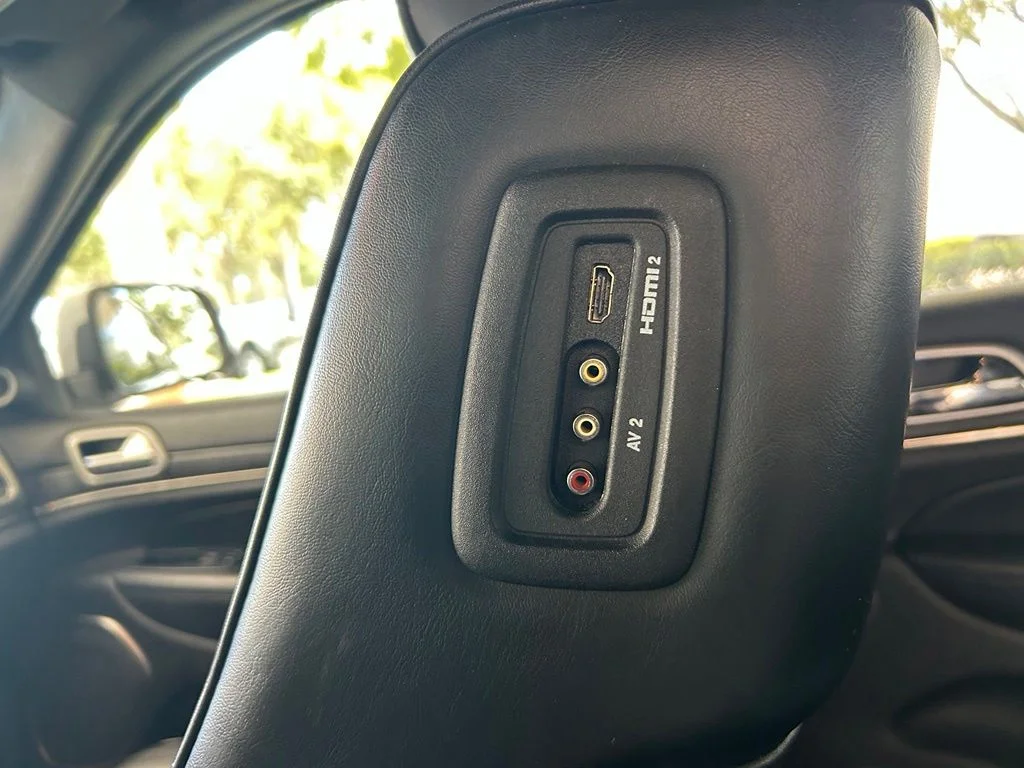 Used 2018 White Jeep Overland image 41