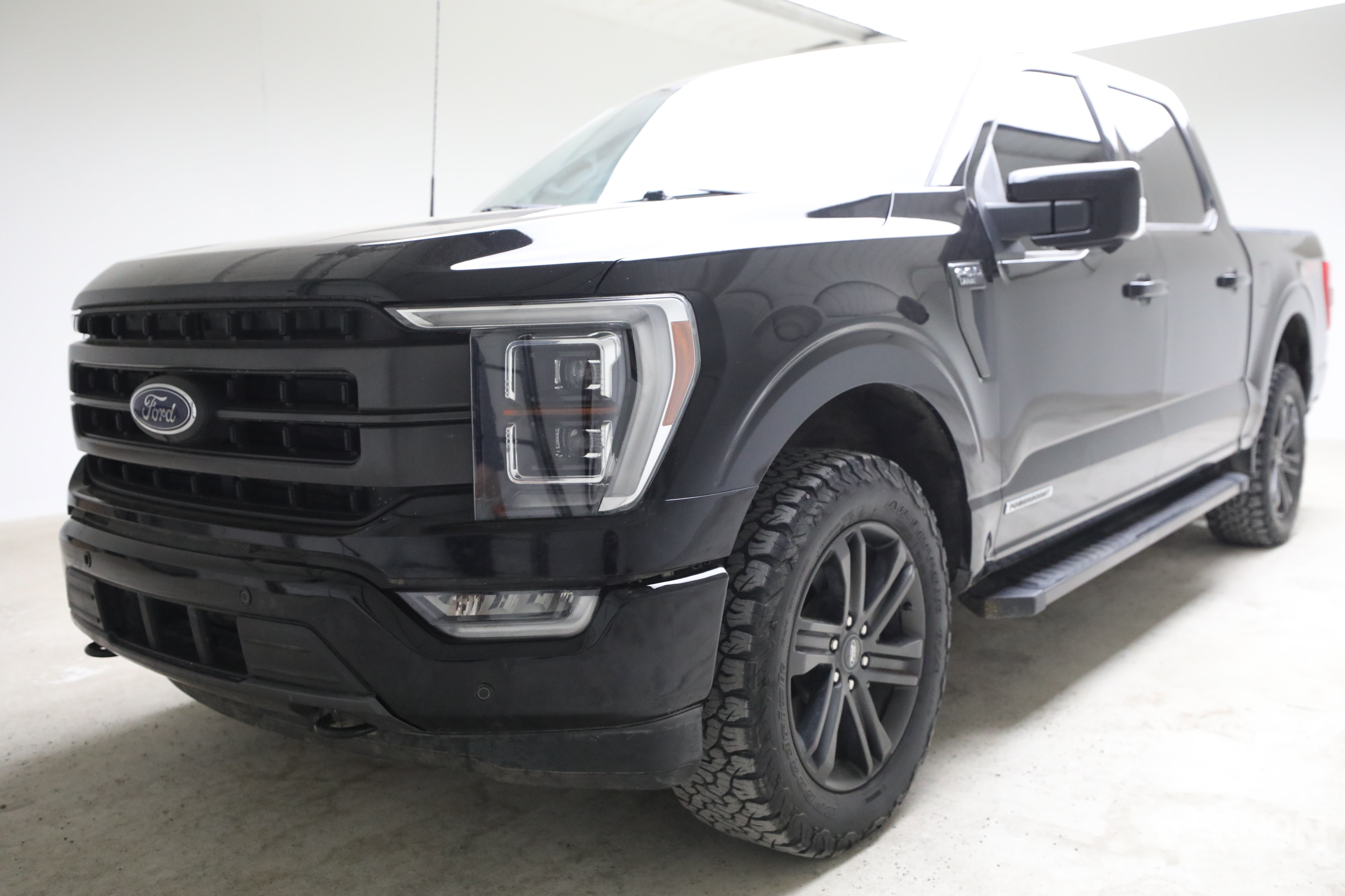 Used 2022 Agate Black Metallic Ford Y image 1