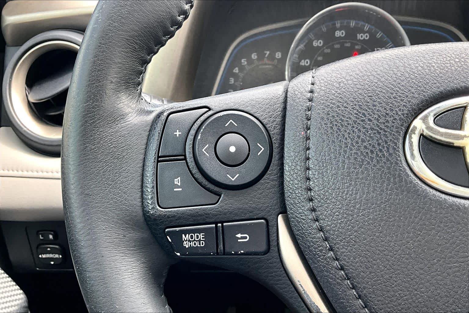 Used 2013 Blizzard Pearl Toyota Limited image 24