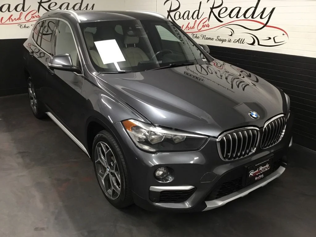 Used 2019 Gray BMW xDrive28i image 2