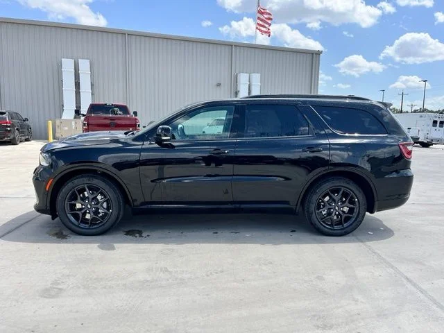 New 2026 Diamond Black Clear-Coat Exterior Paint Dodge GT Plus HEMI V8 image 4