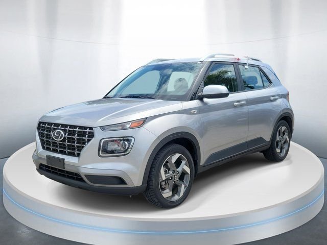 Certified Used 2023 Silver Hyundai SEL image 2