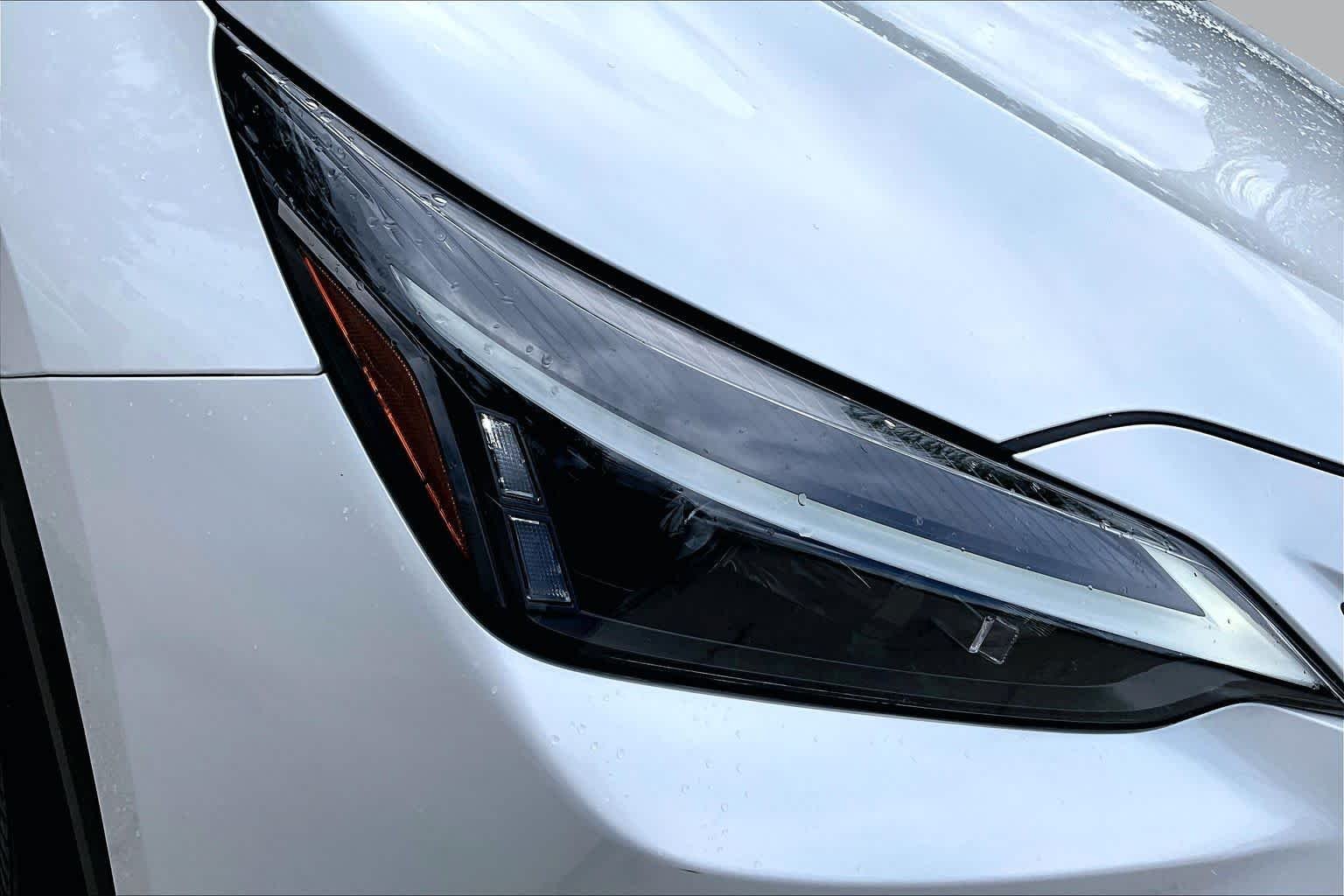 Used 2024 Eminent White Pearl Lexus  image 28