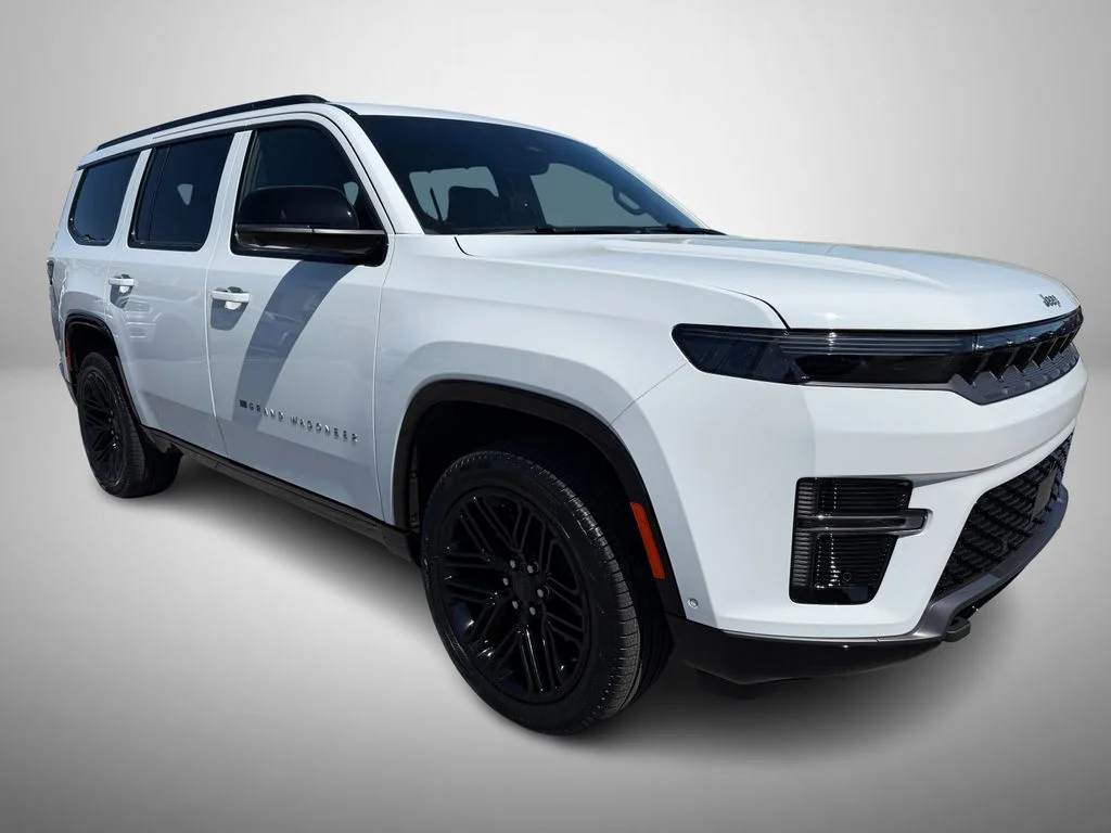 New 2026 Bright White Clear-Coat Exterior Paint Jeep Limited Reserve image 1