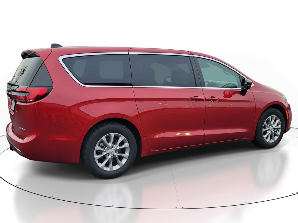 New 2026 Red Hot Pearl-Coat Exterior Paint Chrysler Limited image 4
