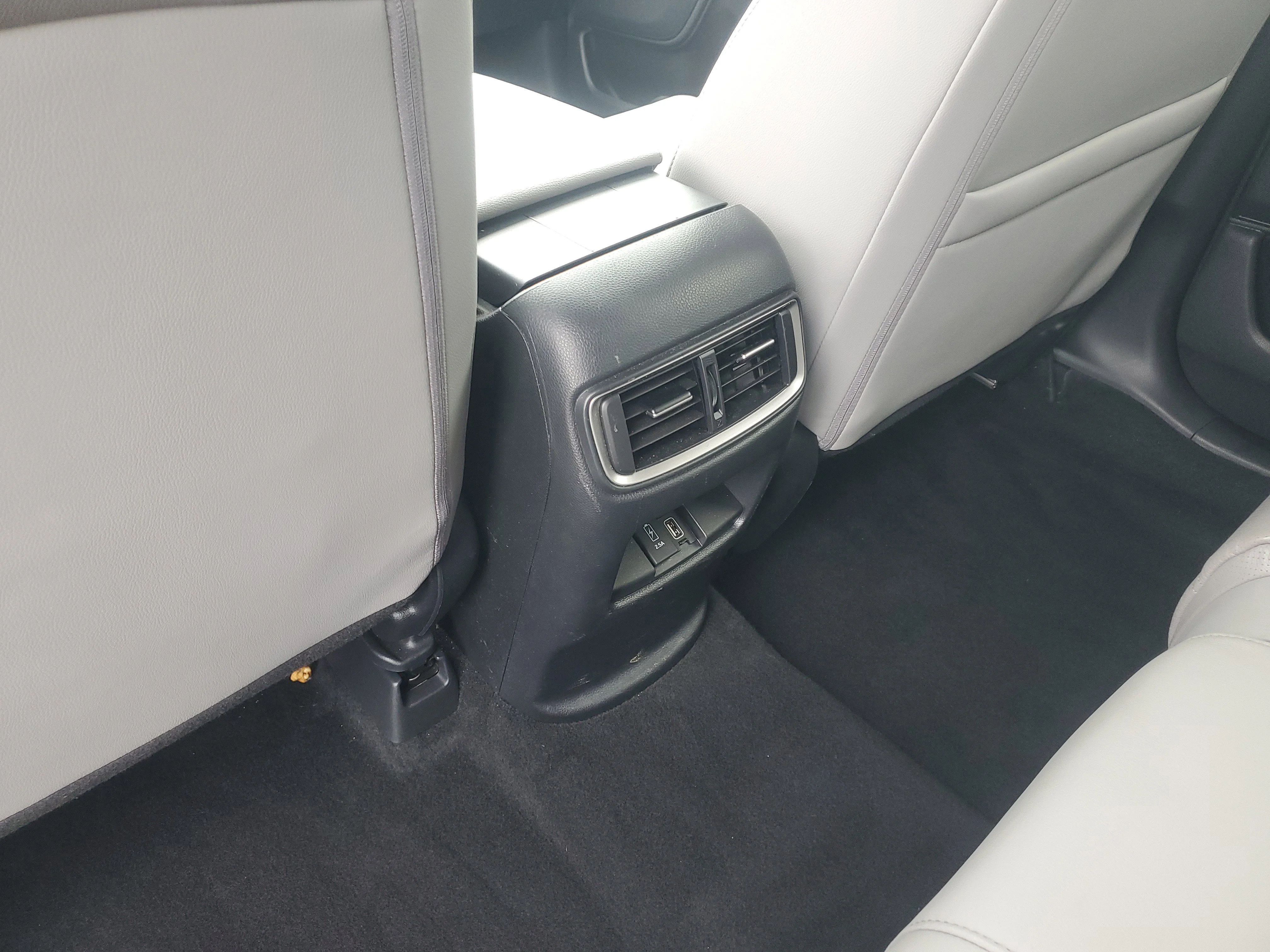 Used 2019 Gunmetal Metallic Honda Touring image 14