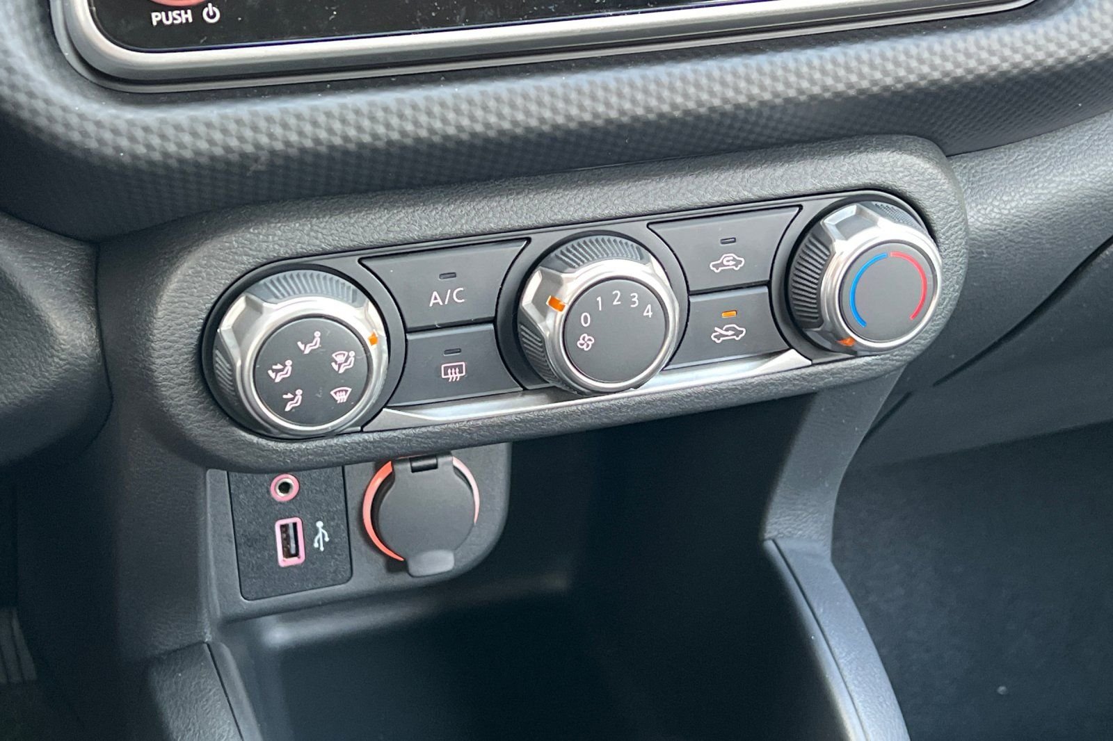 2025 Nissan KICKS PLAY Base - Photo 27