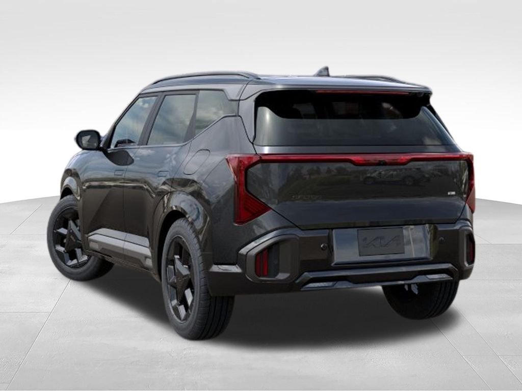 New 2027 Gray Kia X-Line S image 4
