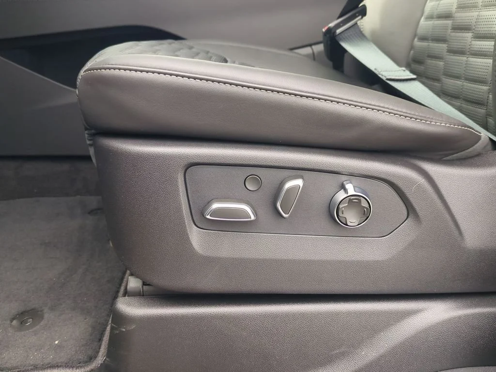 2026 Cadillac Escalade ESV Platinum Luxury - Photo 21