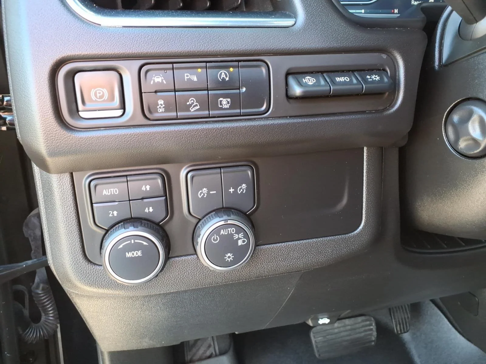 Used 2023 Black Chevrolet High Country image 16
