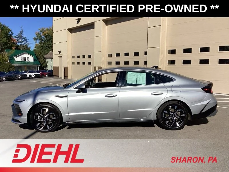 Used 2024 Silver Hyundai SEL image 4