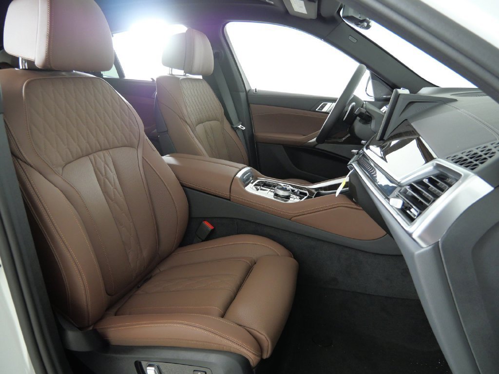 New 2027 Mineral White Metallic BMW xDrive40i image 21