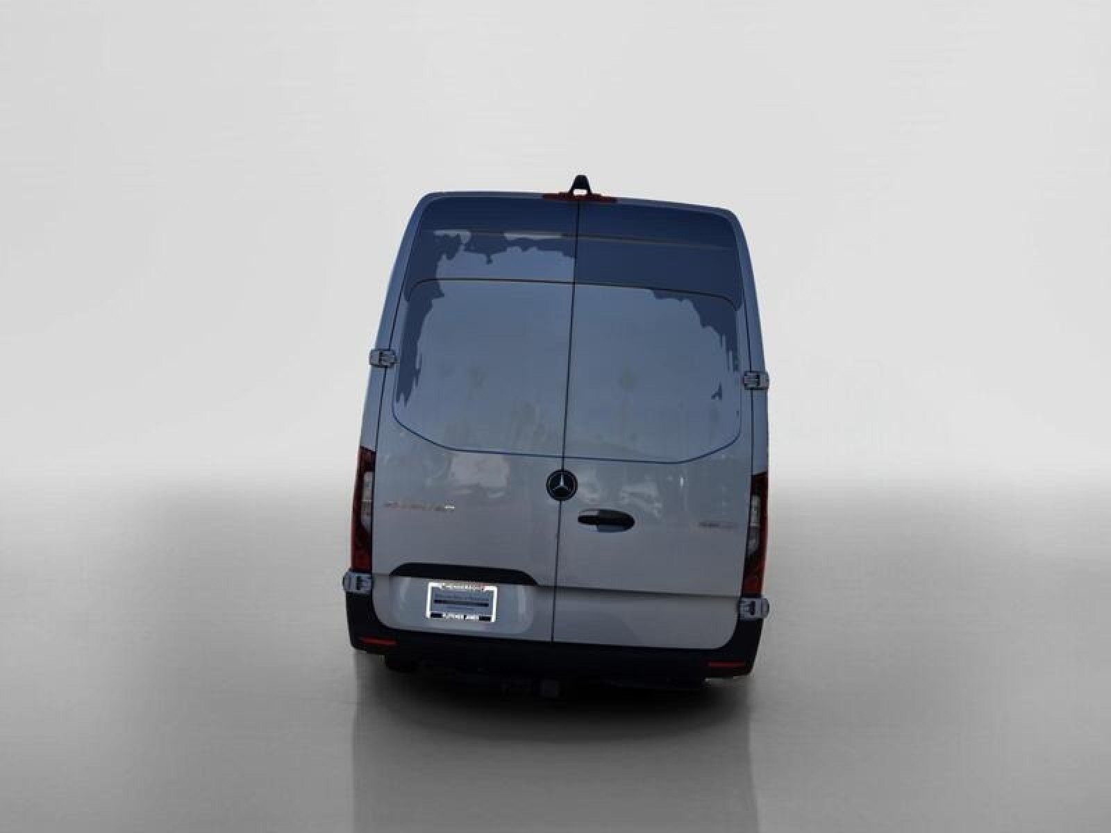 Used 2024 Iridium Silver Mercedes-Benz M4CAEH image 4