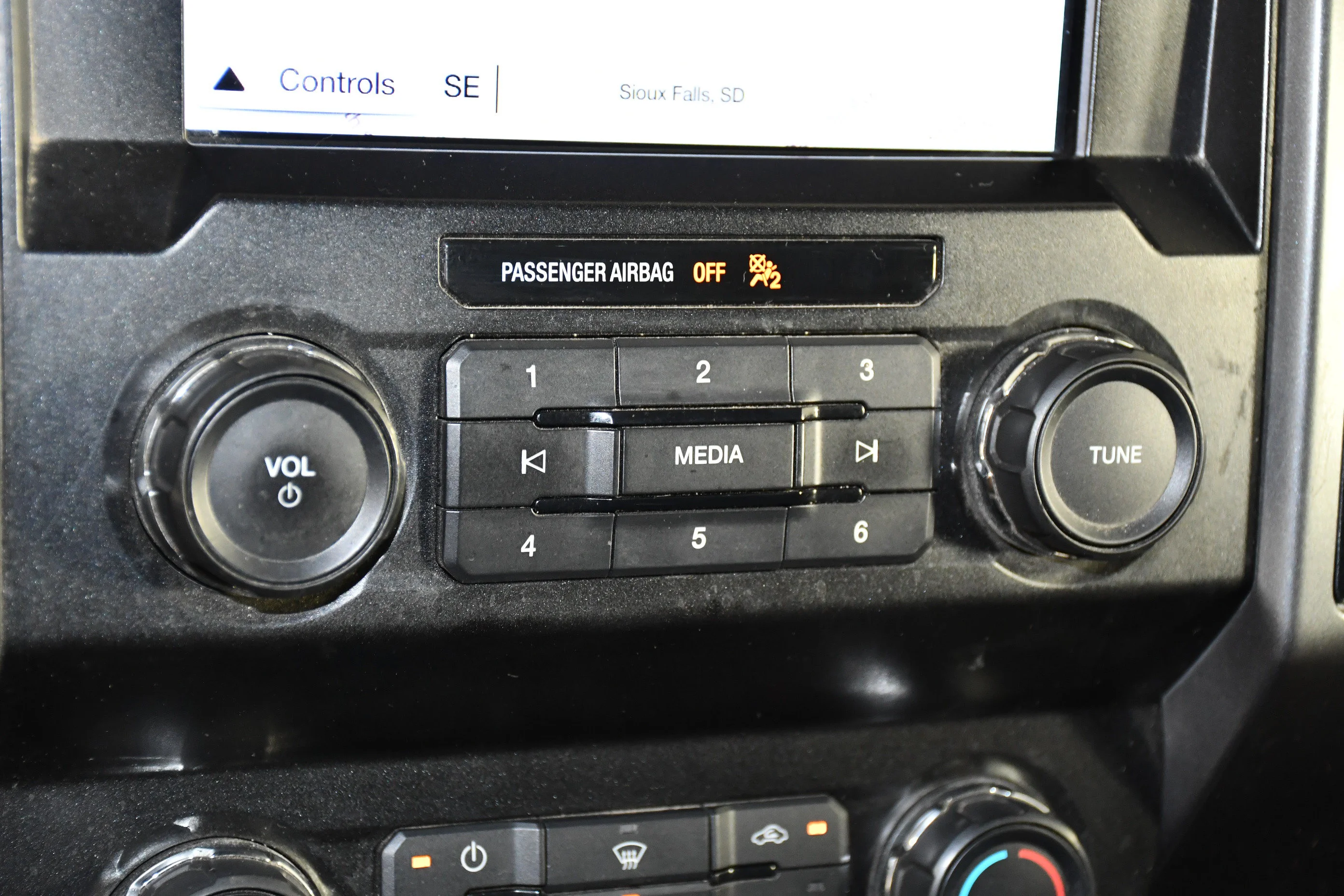Used 2019 Black Metallic Ford XLT image 34