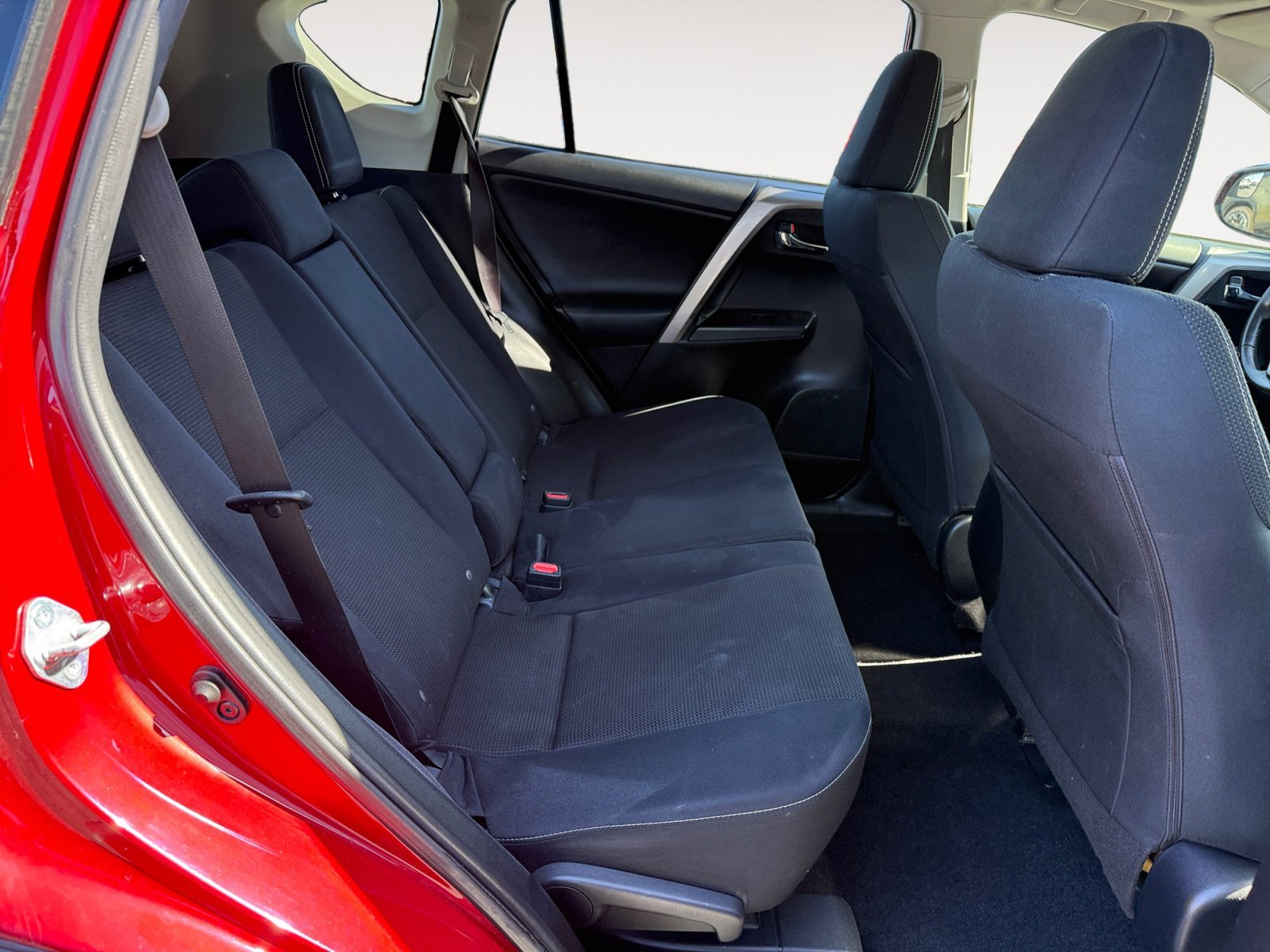 Used 2017 Barcelona Red Metallic Toyota XLE image 18