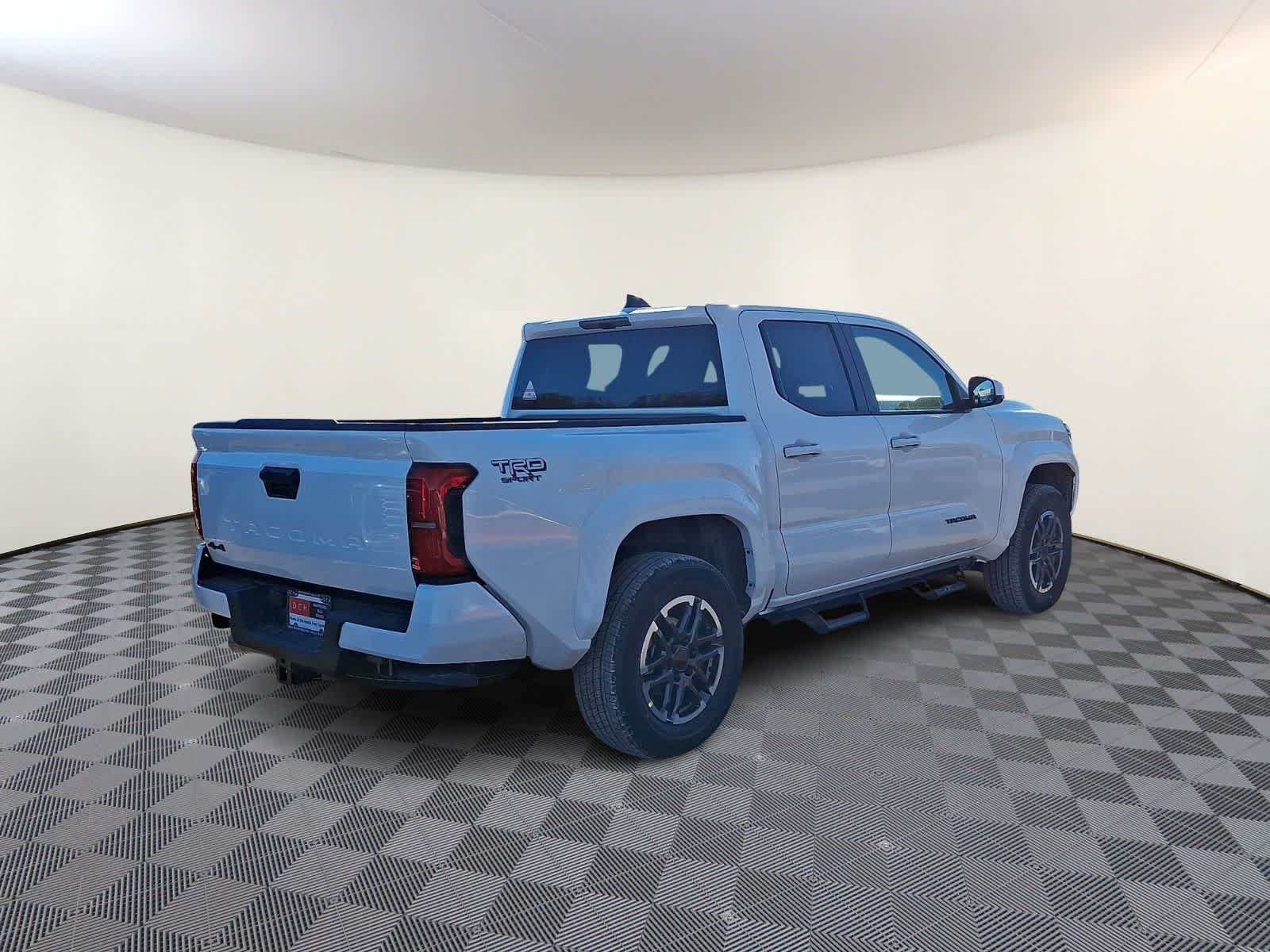 2026 Toyota Tacoma TRD Sport - Photo 4