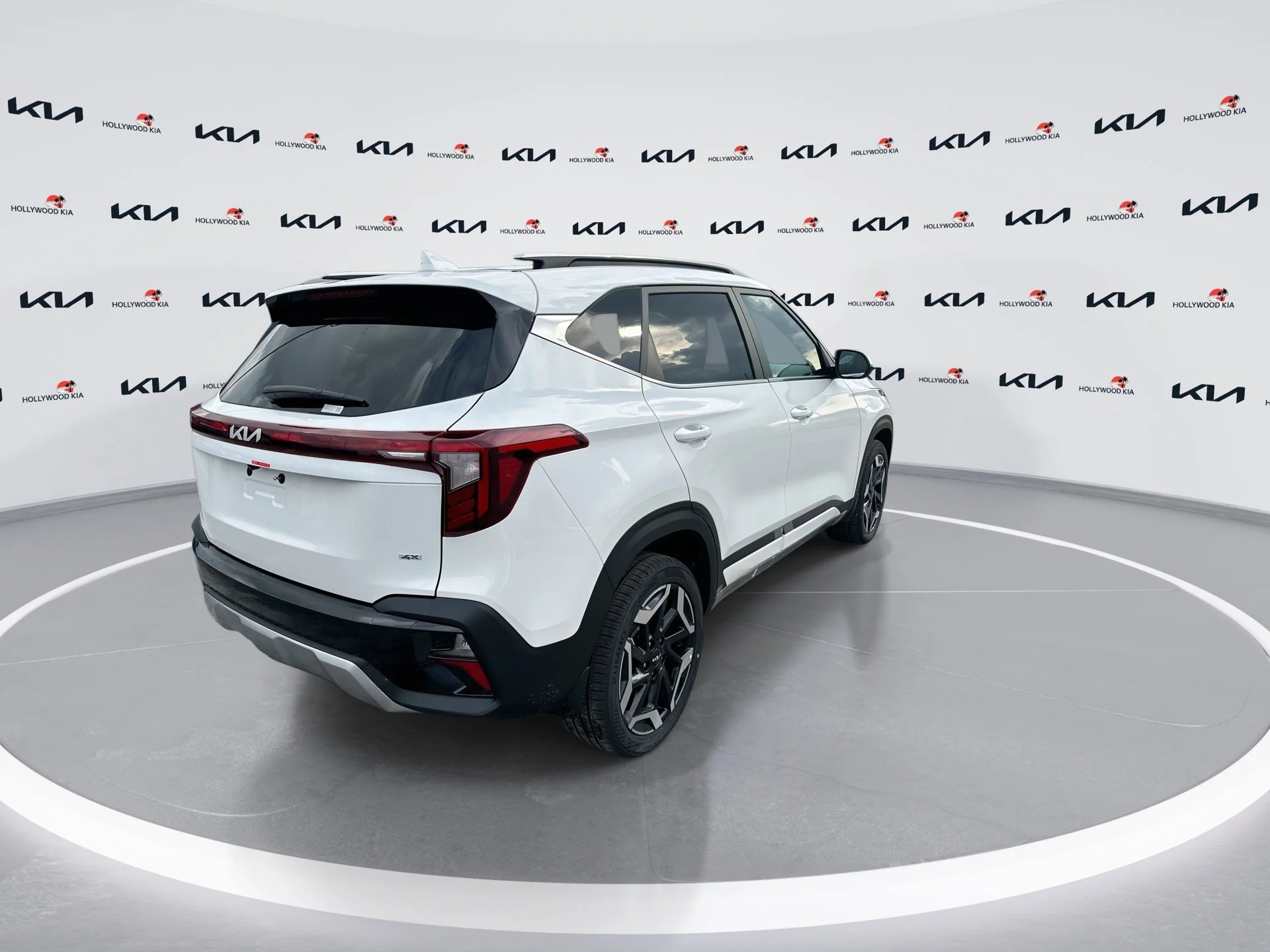 New 2026 Snow White Pearl Kia SX image 8