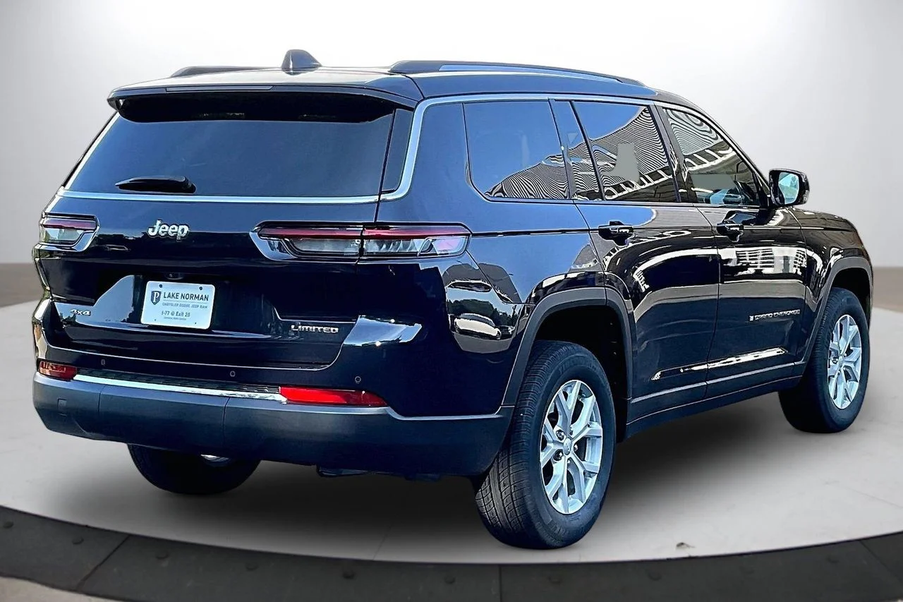 Certified Used 2023 Black Jeep Limited image 9