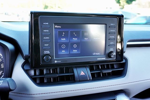 Used 2021 Silver Toyota XLE image 26