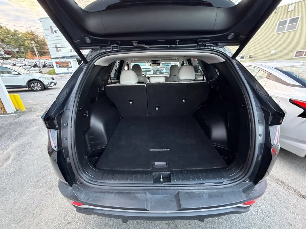 Used 2022 Black Hyundai SEL image 10