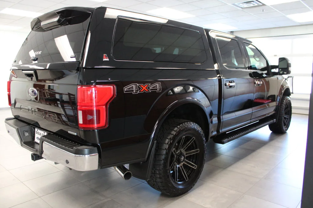 Used 2018 Shadow Black Ford Lariat image 4
