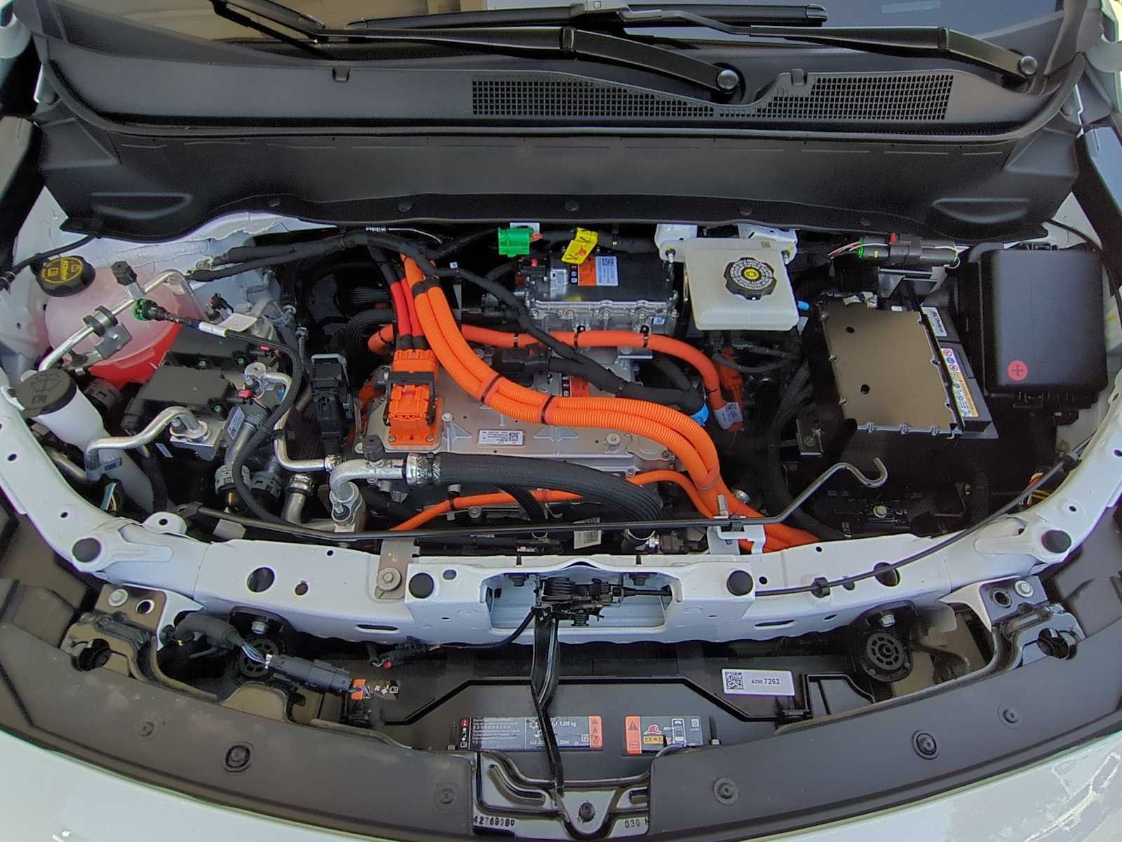 New 2027 Summit White Chevrolet LT image 28