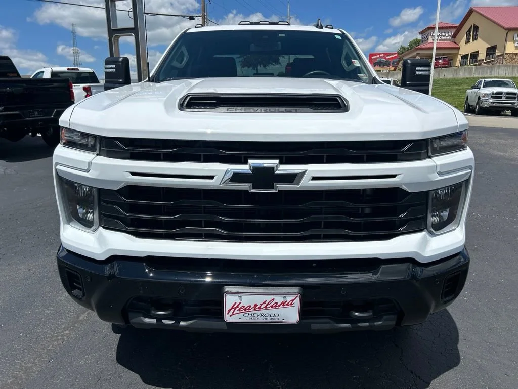Used 2025 Chevrolet Silverado 2500HD Custom with VIN 2GC4KME76S1106162 for sale in Kansas City