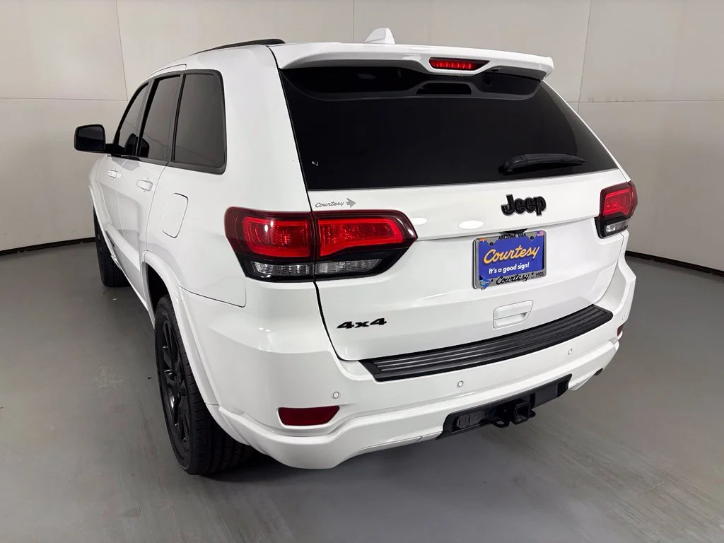 Used 2019 White Jeep Altitude image 6