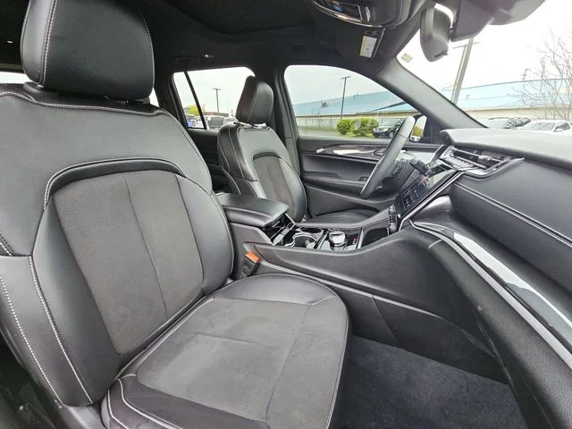 Used 2023 Black Jeep Altitude X image 27