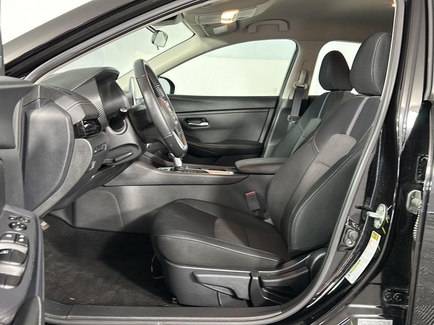Used 2023 Super Black Nissan SV image 5