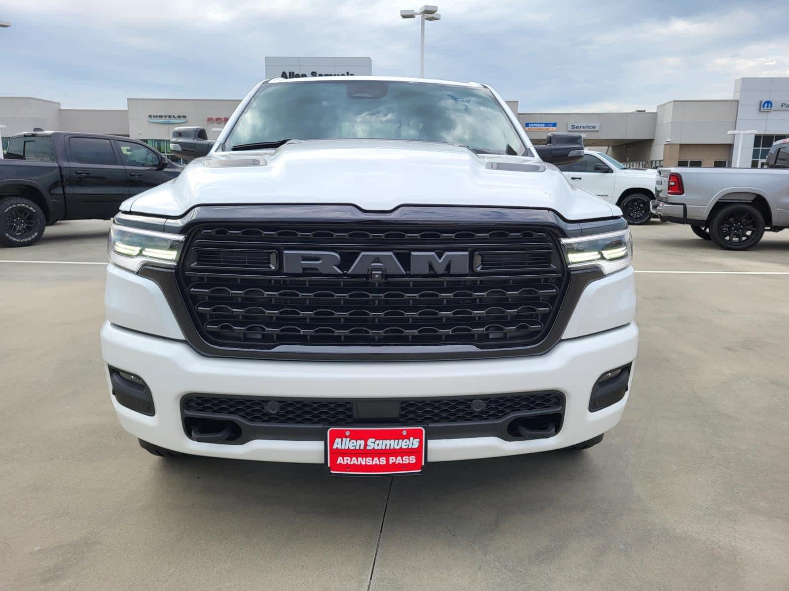 2026 RAM 1500 Limited - Photo 8