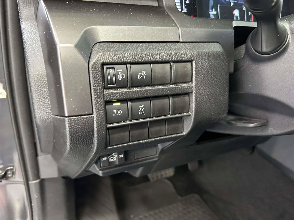 Used 2025  Toyota SR5 image 19